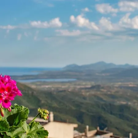 Via Mentana Hotel Baunei