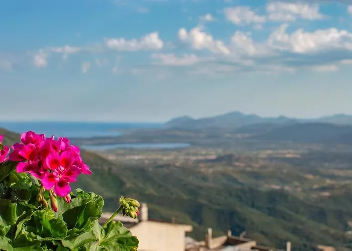 Via Mentana Hotel Baunei